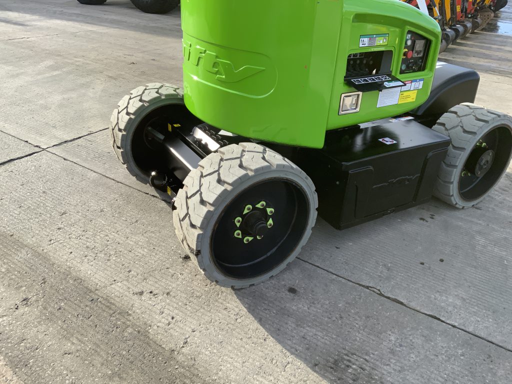 Nifty HR15N Hybrid Telescopic Platform (ST25089)