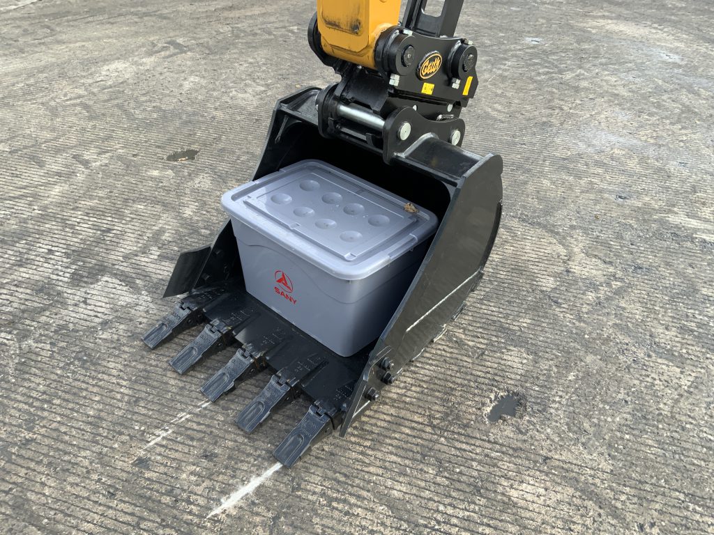 Sany SY70C Digger (ST25095)