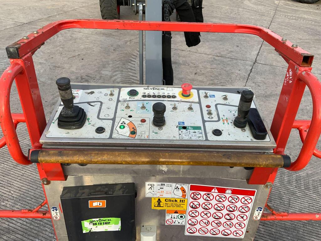 Skyjack SJ85AJ Telescopic Boom Lift (ST24683)