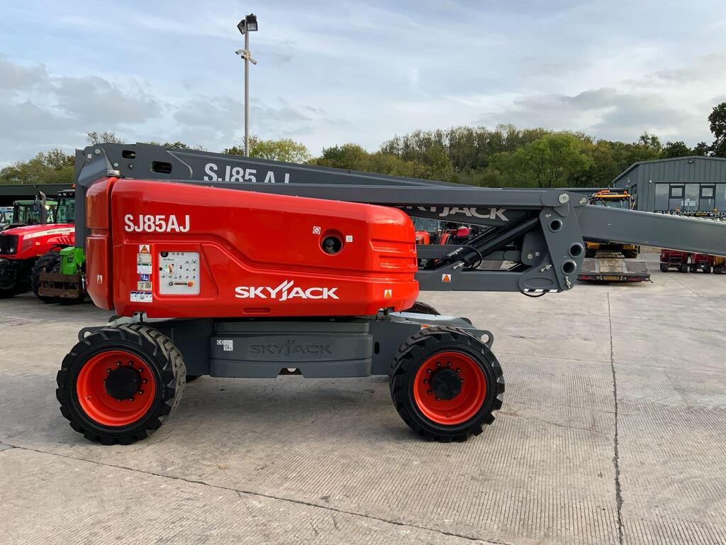 Skyjack SJ85AJ Telescopic Boom Lift (ST24683)