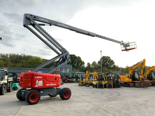Skyjack SJ85AJ Telescopic Boom Lift (ST24683)