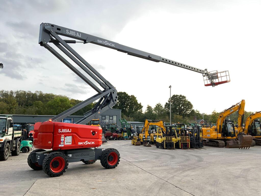 Skyjack SJ85AJ Telescopic Boom Lift (ST24683)