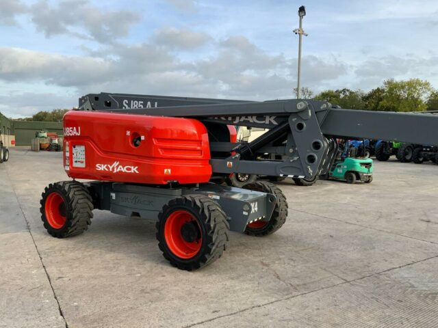 Skyjack SJ85AJ Telescopic Boom Lift (ST24683)