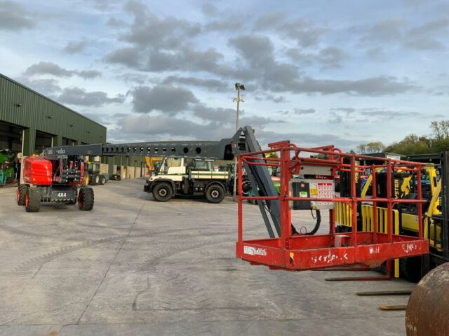 Skyjack SJ85AJ Telescopic Boom Lift (ST24683)