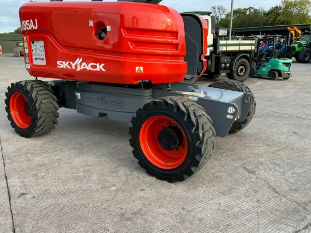 Skyjack SJ85AJ Telescopic Boom Lift (ST24683)