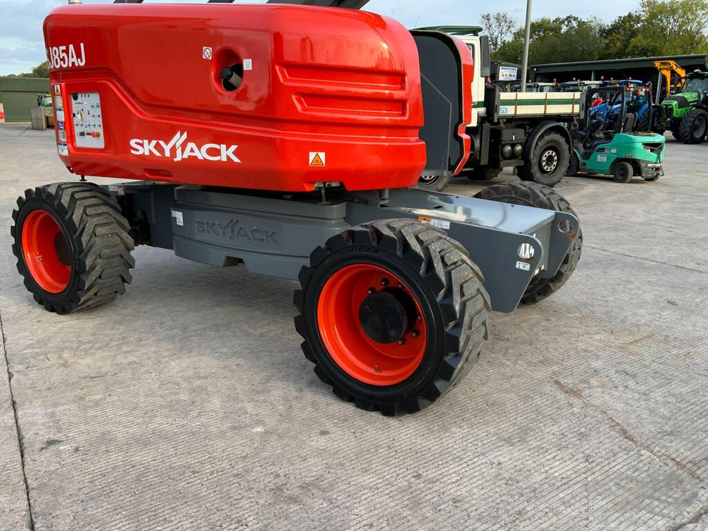 Skyjack SJ85AJ Telescopic Boom Lift (ST24683)