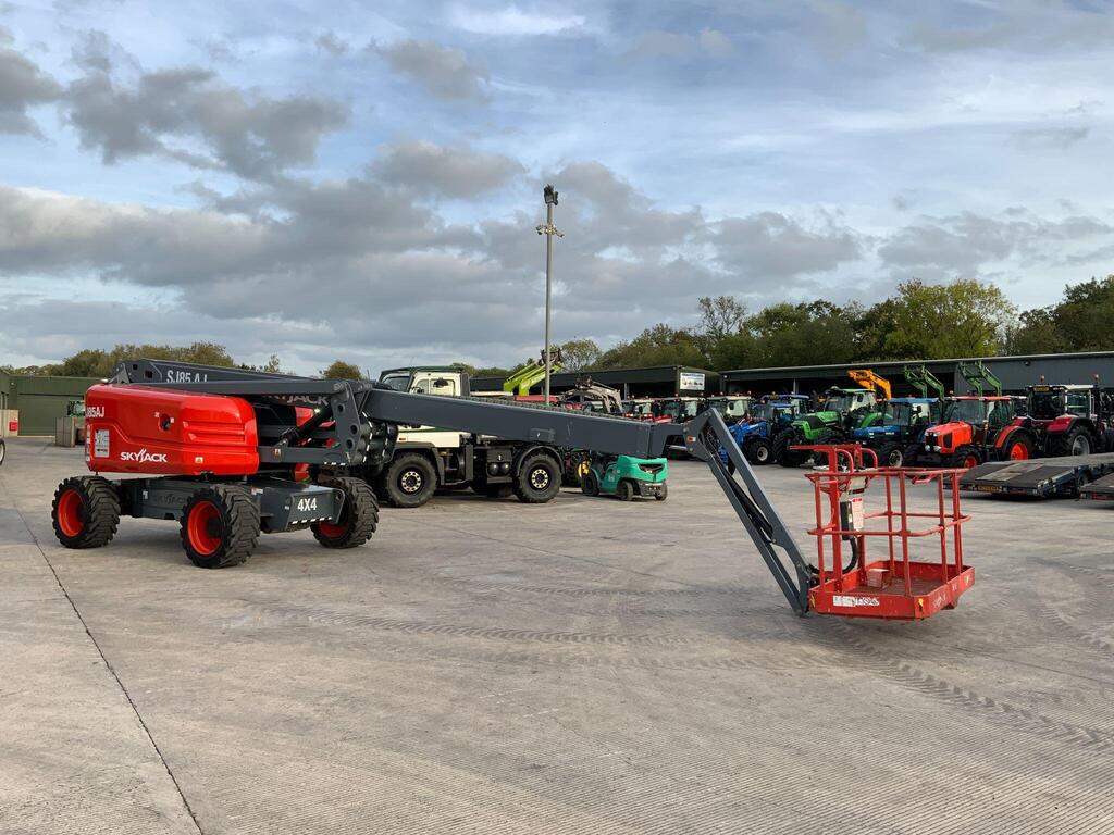 Skyjack SJ85AJ Telescopic Boom Lift (ST24683)