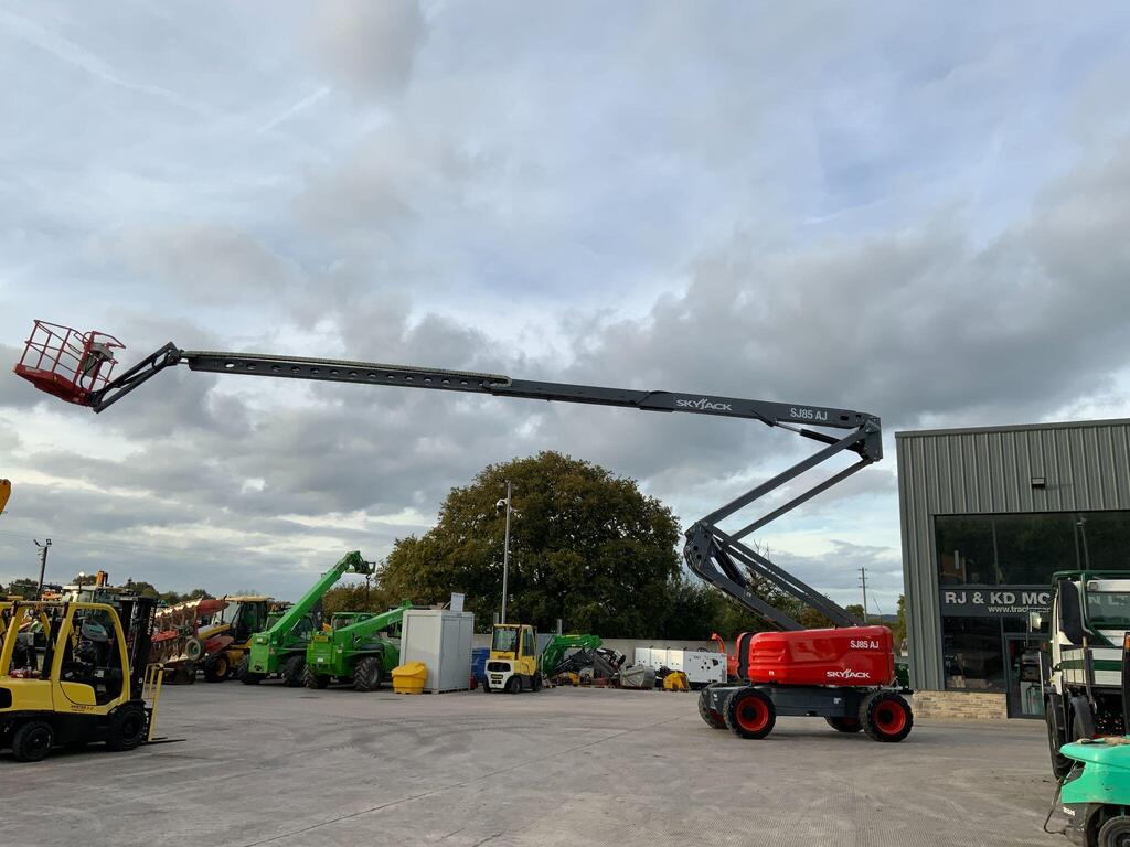 Skyjack SJ85AJ Telescopic Boom Lift (ST24683)