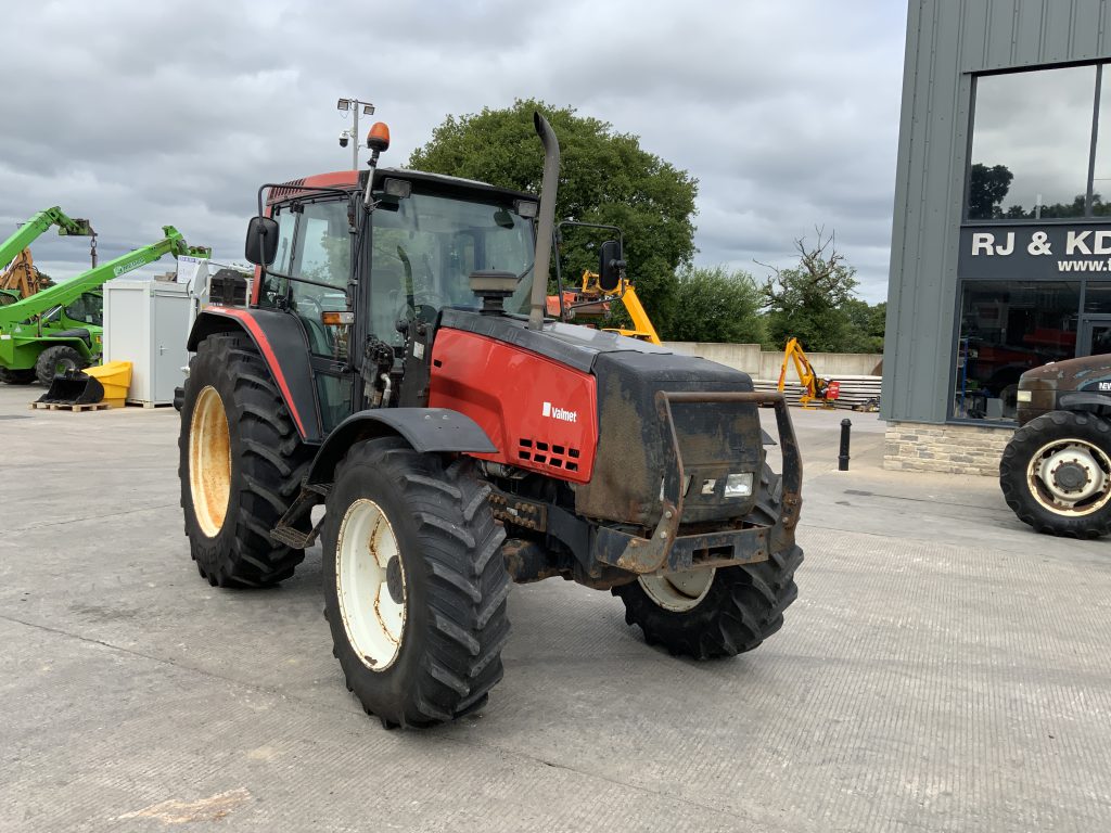 Valmet 8100 Twin Track Reverse Drive Tractor