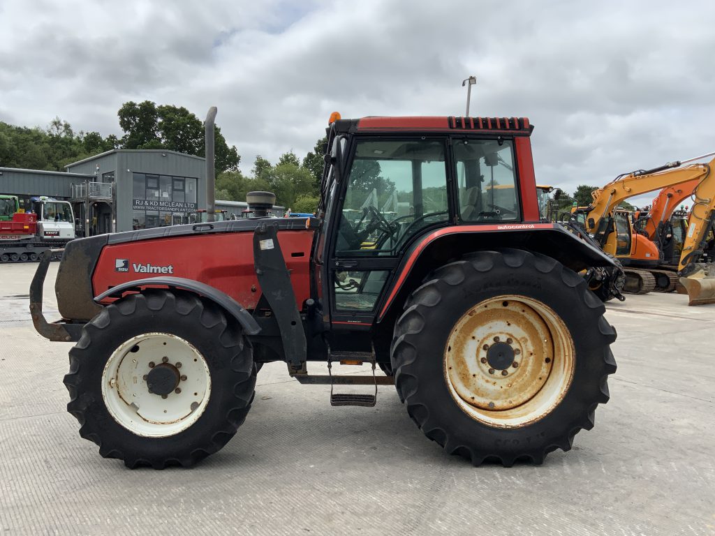 Valmet 8100 Twin Track Reverse Drive Tractor