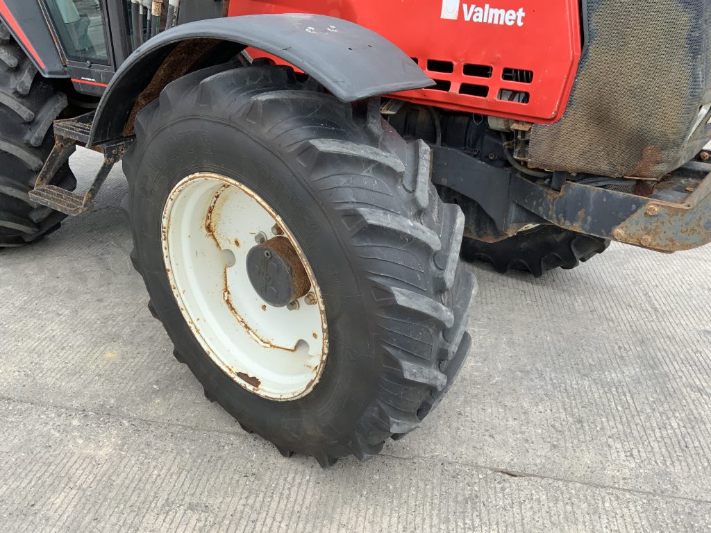 Valmet 8100 Twin Track Reverse Drive Tractor