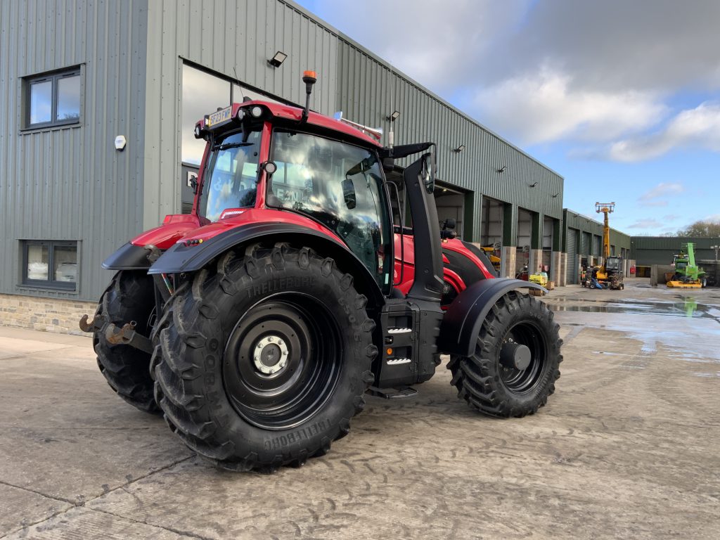 Valtra T195 ACTIVE Tractor (ST21562)