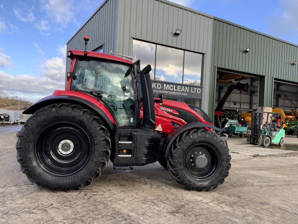 Valtra T195 ACTIVE Tractor (ST21562)