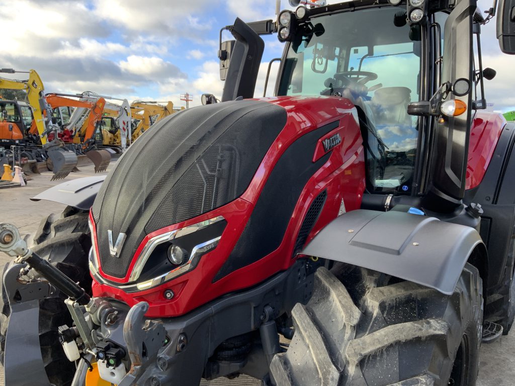 Valtra T195 ACTIVE Tractor (ST21562)