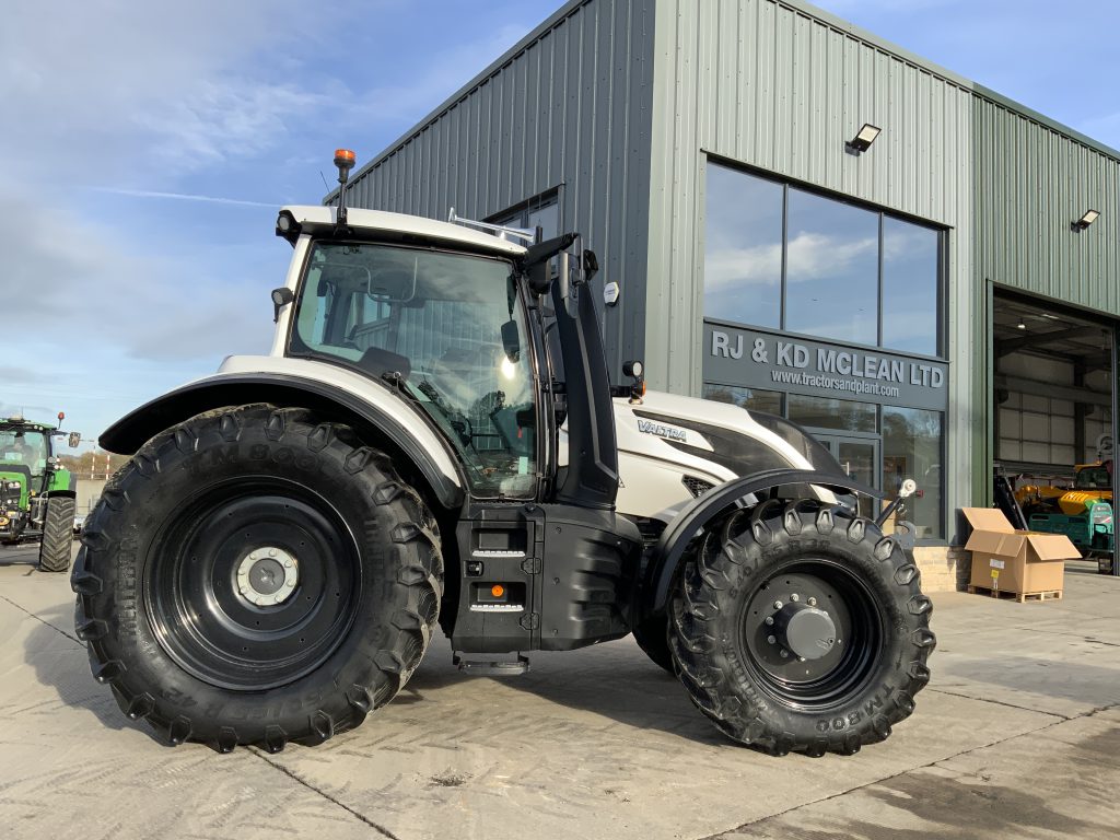 Valtra T195 Versu Unlimited Tractor (ST25161)