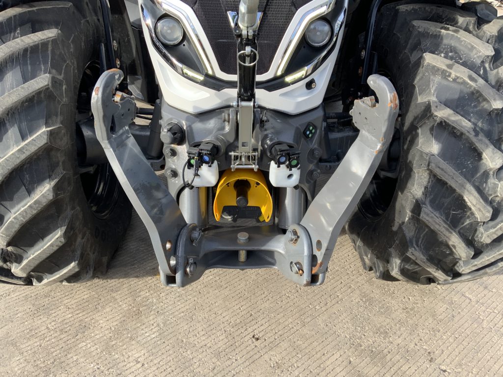 Valtra T195 Versu Unlimited Tractor (ST25161)