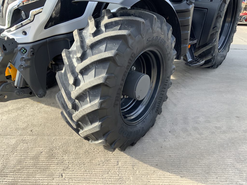 Valtra T195 Versu Unlimited Tractor (ST25161)