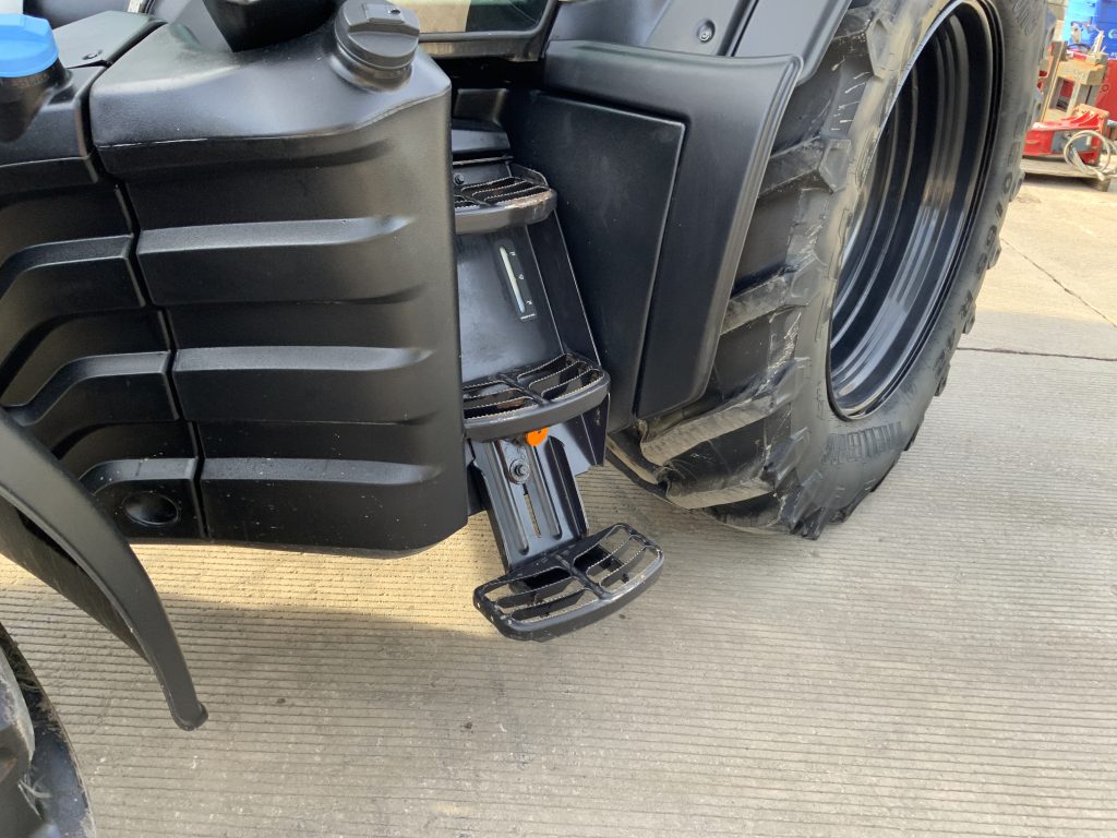 Valtra T195 Versu Unlimited Tractor (ST25161)