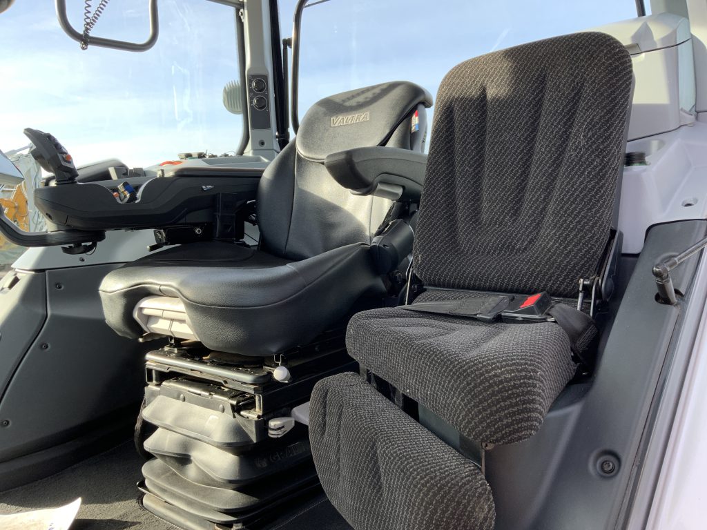 Valtra T195 Versu Unlimited Tractor (ST25161)