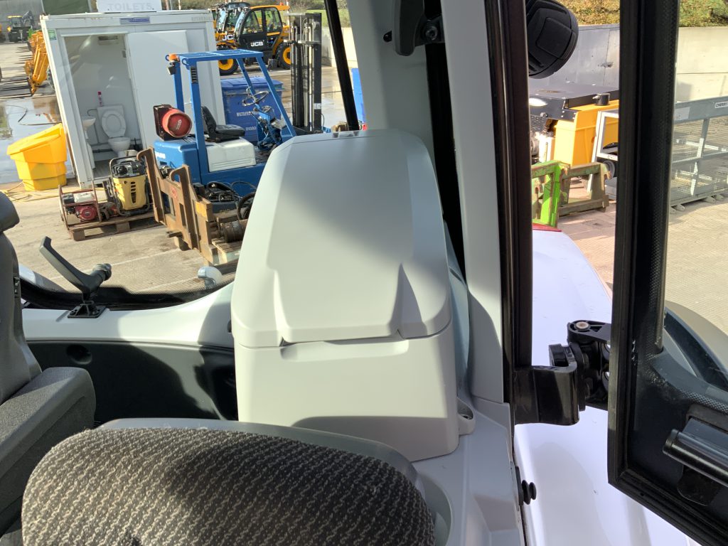 Valtra T195 Versu Unlimited Tractor (ST25161)