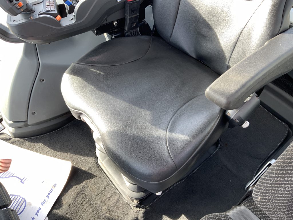 Valtra T195 Versu Unlimited Tractor (ST25161)