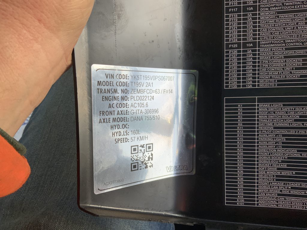 Valtra T195 Versu Unlimited Tractor (ST25161)