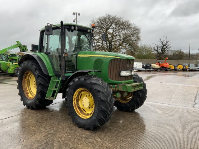 John Deere 6920 Tractor (ST25114)