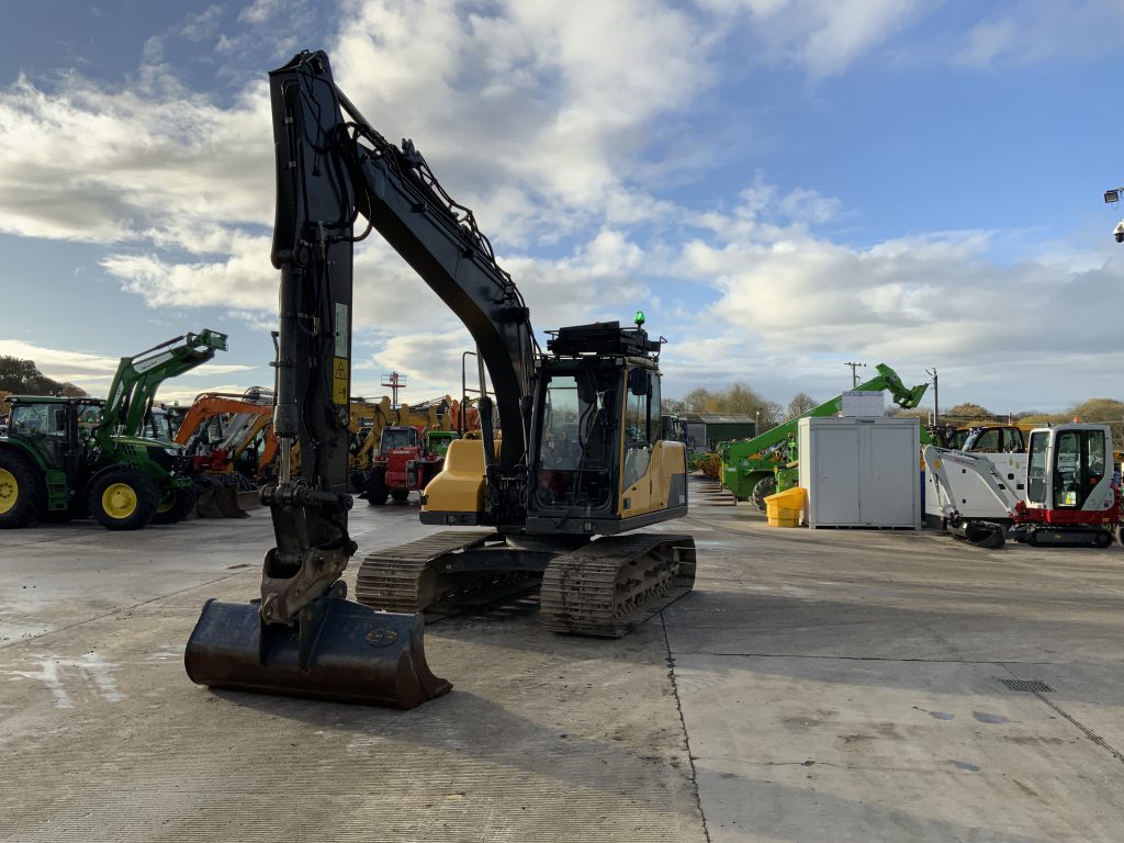 Volvo EC140 DL Digger (ST25193)