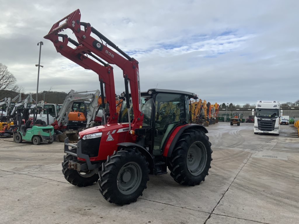 Massey Ferguson 4707 Tractor (ST25398)