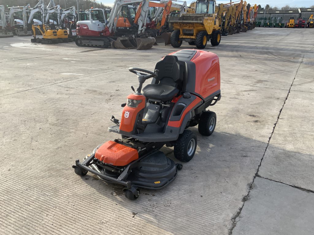 Husqvarna RC 320TS AWD Out front Mower (ST25424)