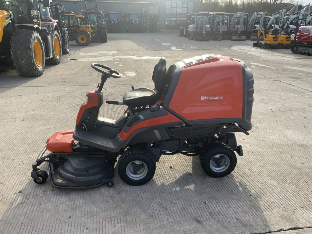 Husqvarna RC 320TS AWD Out front Mower (ST25424)