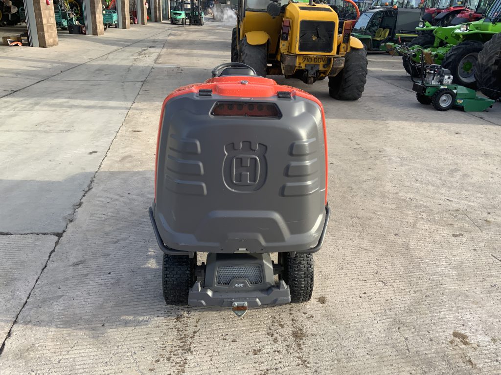 Husqvarna RC 320TS AWD Out front Mower (ST25424)