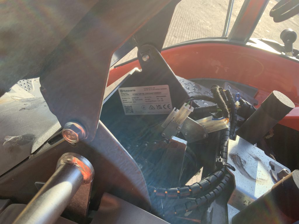 Husqvarna RC 320TS AWD Out front Mower (ST25424)