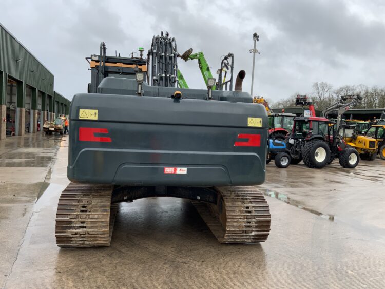 Hyundai HX220AL Digger (ST25408)