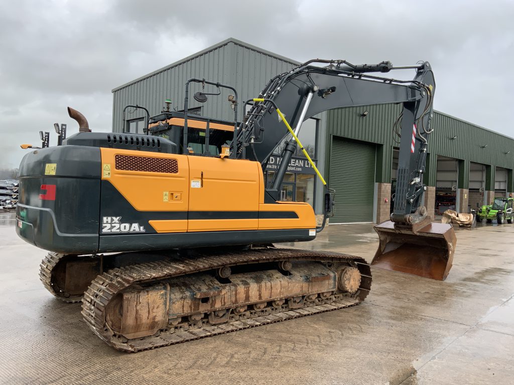 Hyundai HX220AL Digger (ST25408)