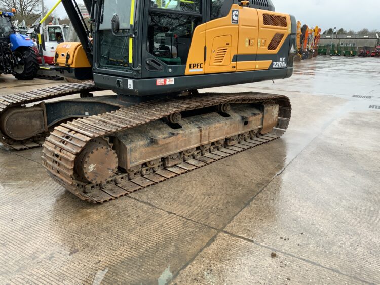 Hyundai HX220AL Digger (ST25408)