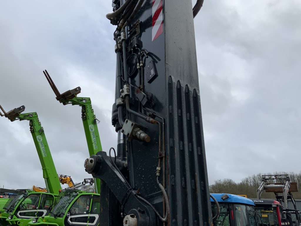 Hyundai HX220AL Digger (ST25408)