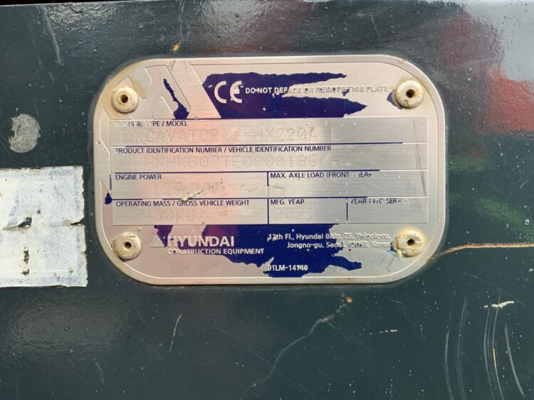 Hyundai HX220AL Digger (ST25408)