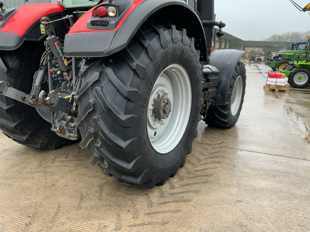 Massey Ferguson 8737 Dyna VT Tractor (ST25454)