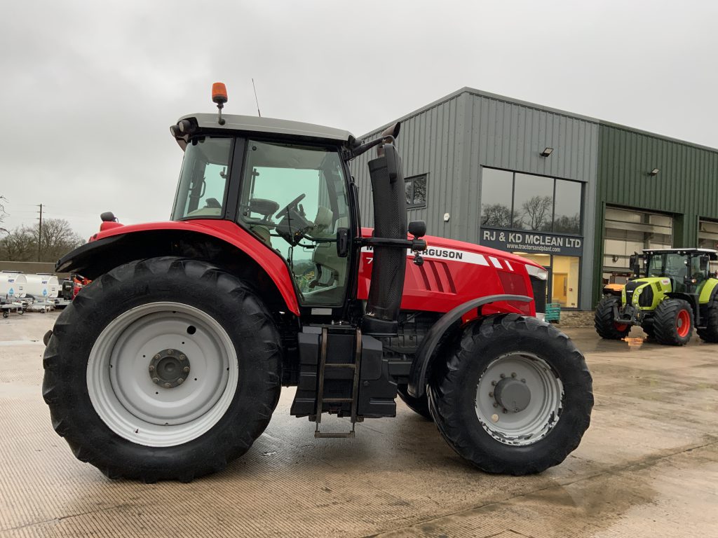 Massey Ferguson 7720 Dyna6 Tractor (ST25101)