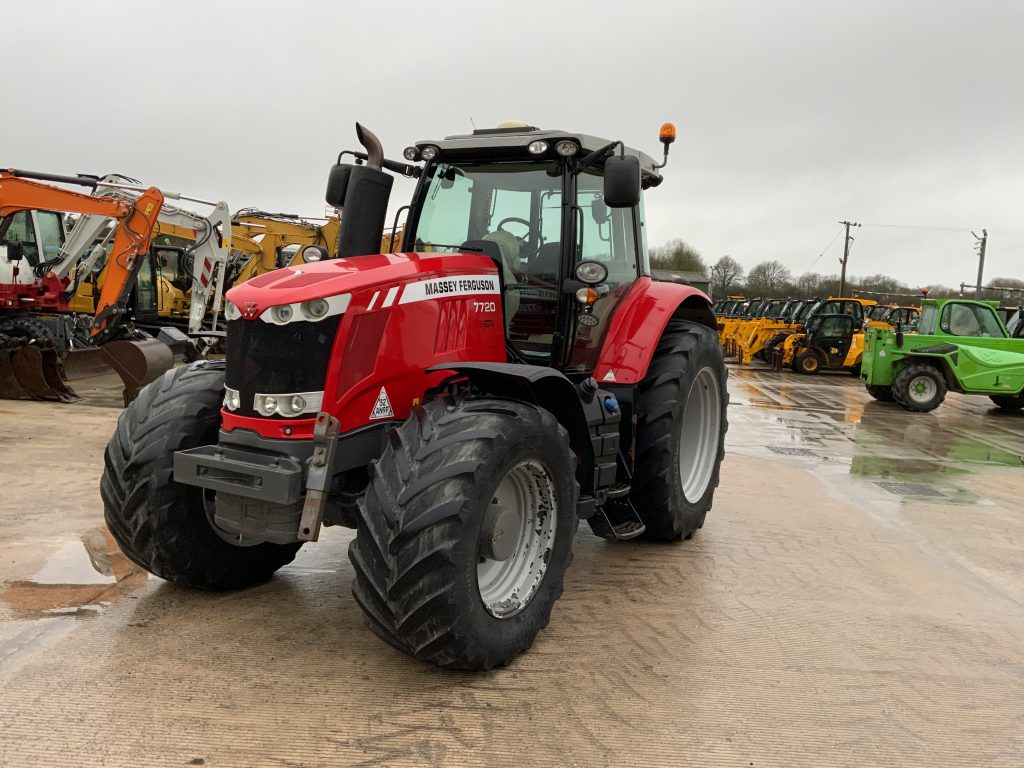 Massey Ferguson 7720 Dyna6 Tractor (ST25101)