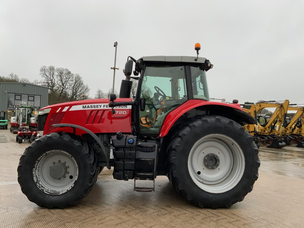 Massey Ferguson 7720 Dyna6 Tractor (ST25101)