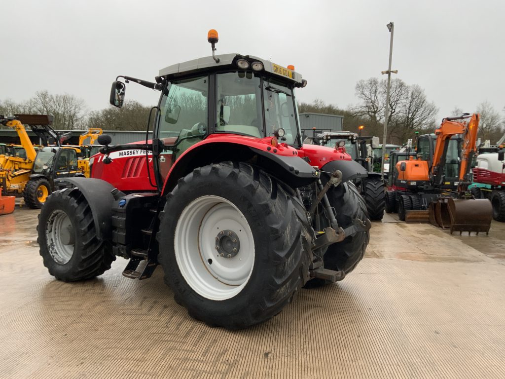 Massey Ferguson 7720 Dyna6 Tractor (ST25101)