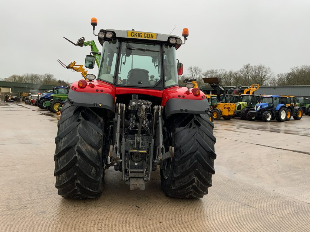 Massey Ferguson 7720 Dyna6 Tractor (ST25101)