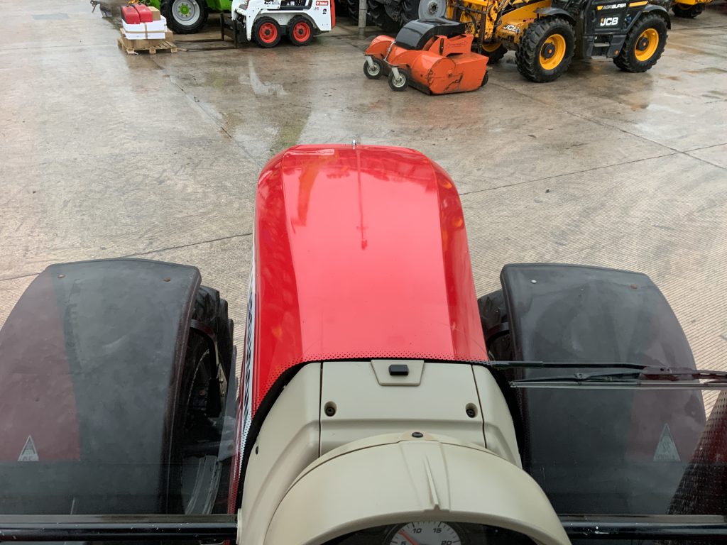 Massey Ferguson 7720 Dyna6 Tractor (ST25101)