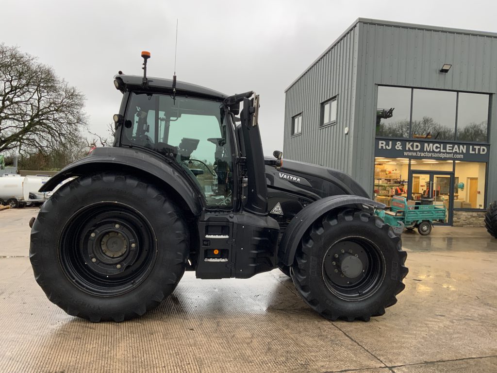 Valtra T234 Unlimited Twin Track Revers Drive Tractor (ST25407)
