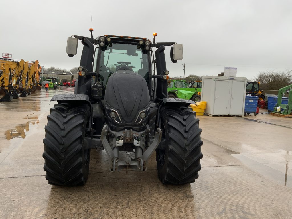 Valtra T234 Unlimited Twin Track Revers Drive Tractor (ST25407)