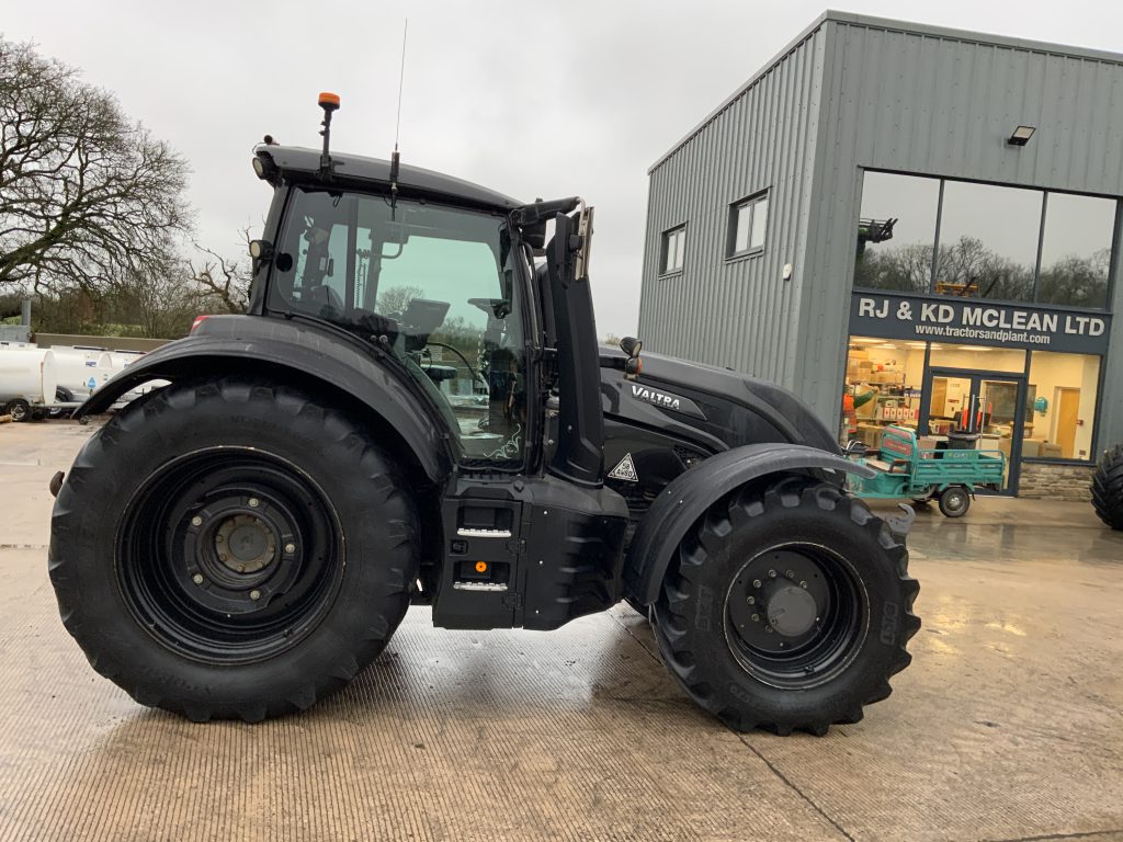 Valtra T234 Unlimited Twin Track Revers Drive Tractor (ST25407)