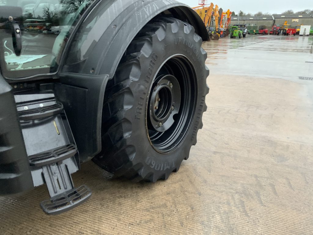 Valtra T234 Unlimited Twin Track Revers Drive Tractor (ST25407)