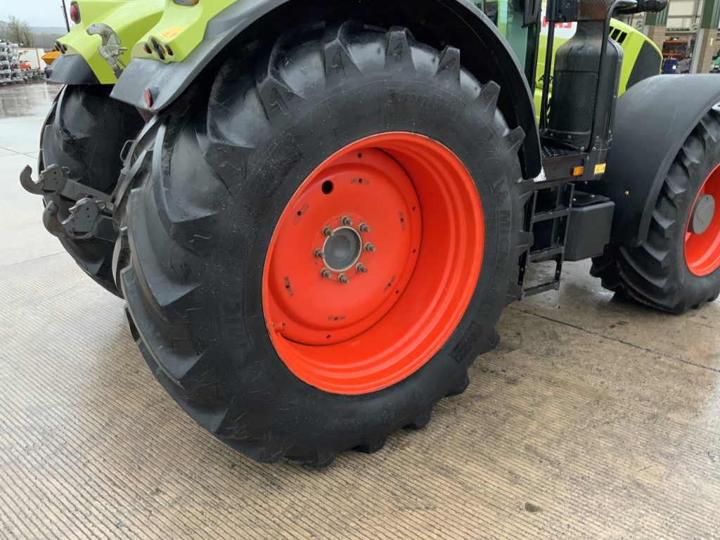 Claas Arion 650 Tractor (ST25369)